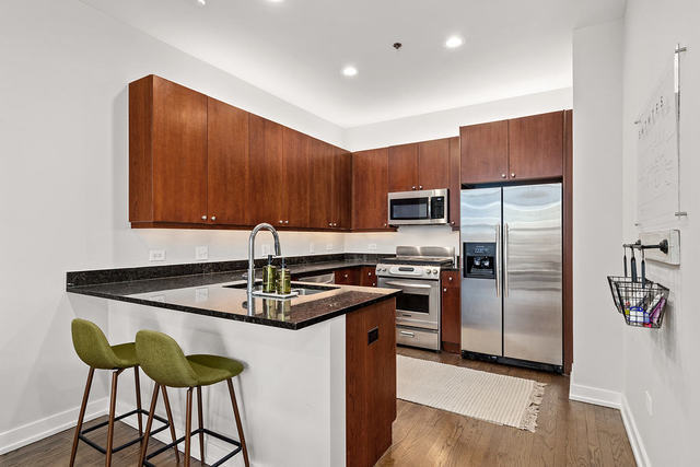 Undisclosed Address Chicago, IL 60654 - Photo 10 of 23