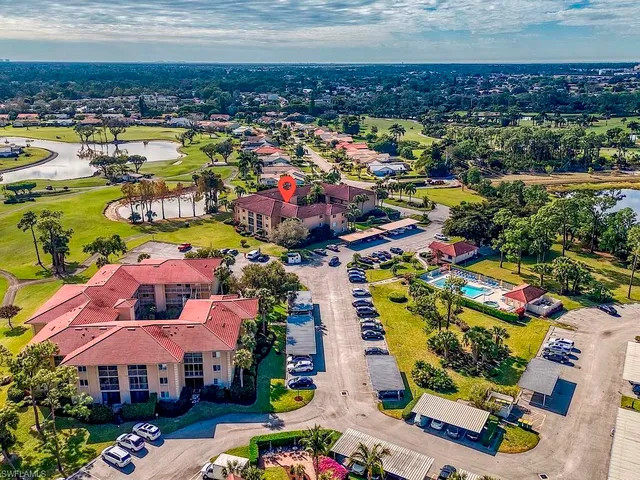 $349,900 | 1075 Foxfire Lane, Unit 203, Naples, FL 34104