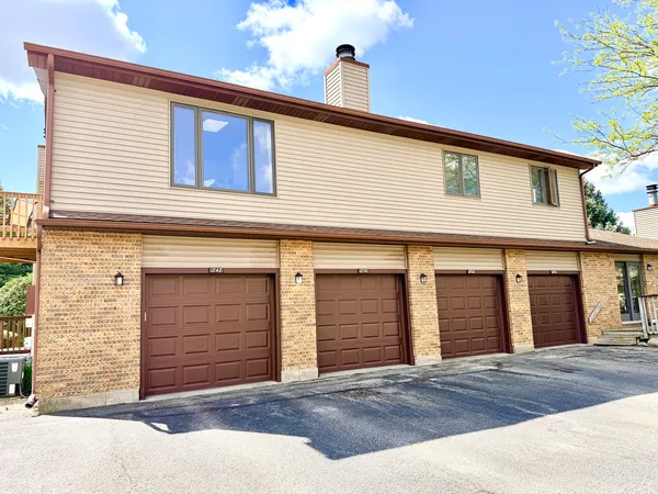 $175,000 | 1848 Kerrybrook Court, Unit 1848, Sycamore, IL 60178