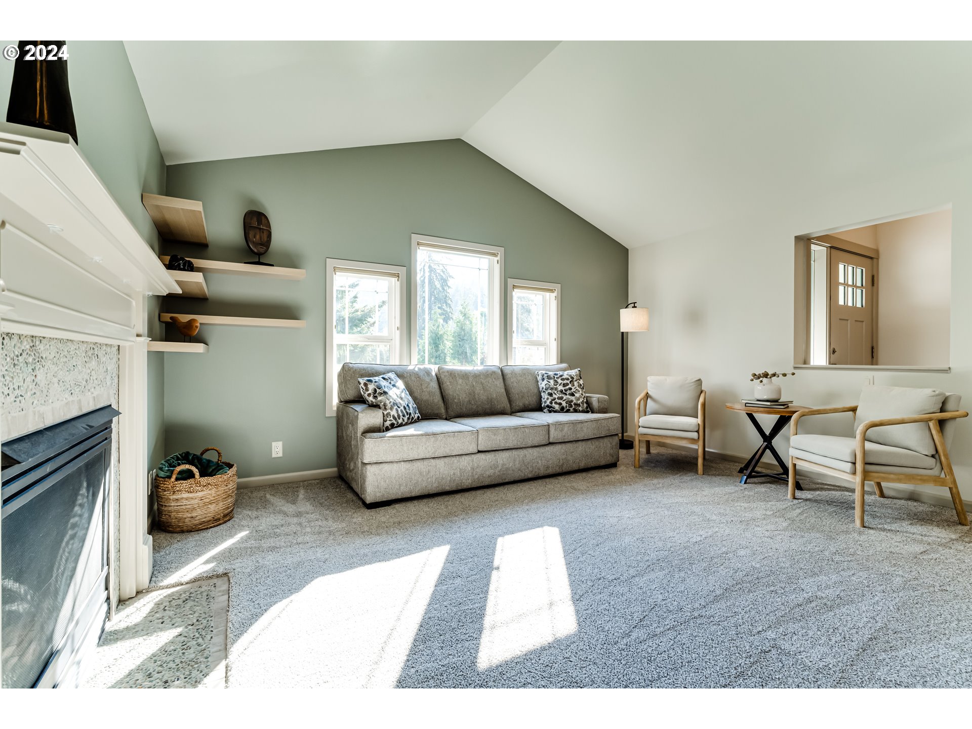 686 South 69th Place Springfield, OR 97478 - Photo 5 of 38 a living room with furniture and a couch