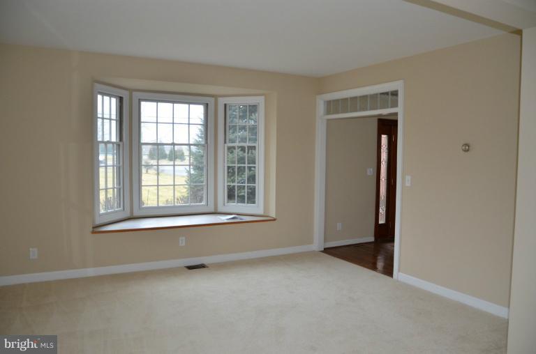 13300 Braddock Road Clifton, VA 20124 - Photo 8 of 28 Dining Room