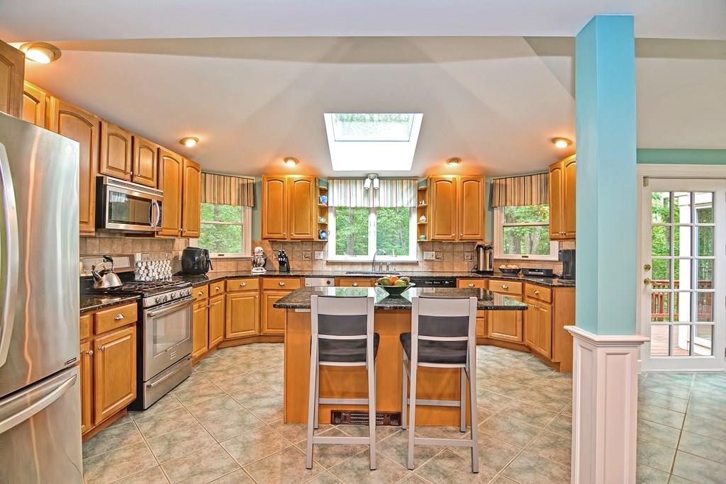 7 Eliot Hill Road Natick, MA 01760 - Photo 3 of 36 Gallery Image 3