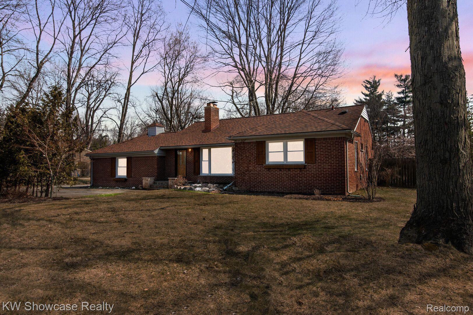 16382 Farmington Road Livonia, MI 48154 - Photo 1 of 40 Gallery Image 1