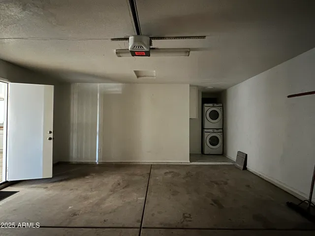 $2,000 | 10421 West Puget Avenue, Peoria, AZ 85345