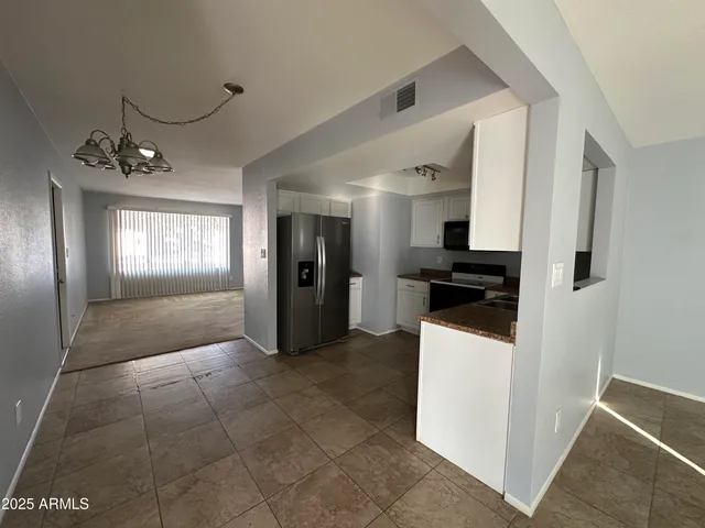 $2,000 | 10421 West Puget Avenue, Peoria, AZ 85345