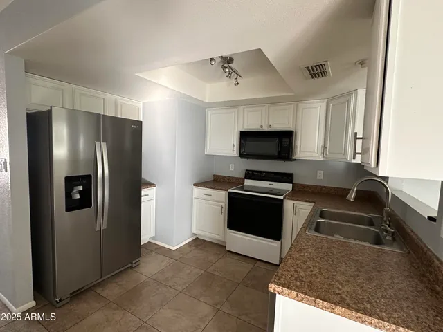 $2,000 | 10421 West Puget Avenue, Peoria, AZ 85345