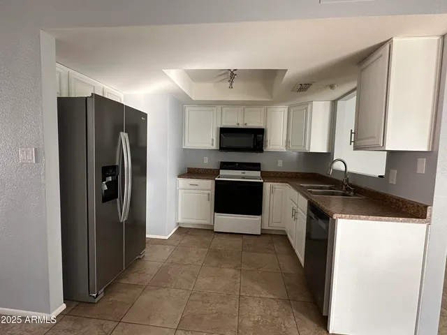 $2,000 | 10421 West Puget Avenue, Peoria, AZ 85345