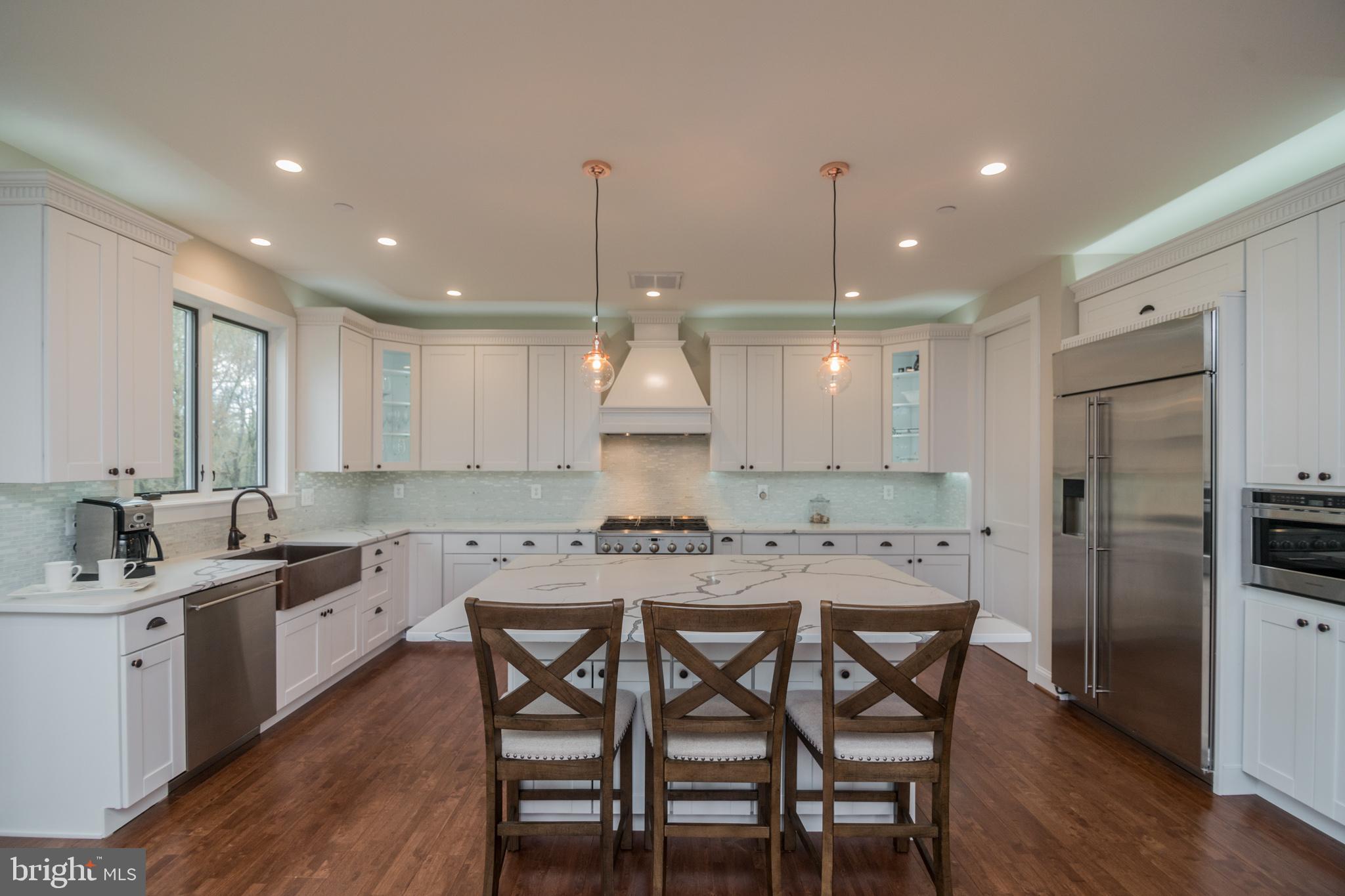 20900 Big Woods Road Dickerson, MD 20842 - Photo 14 of 40 Kitchen w/ top of the line GE monogram appliances