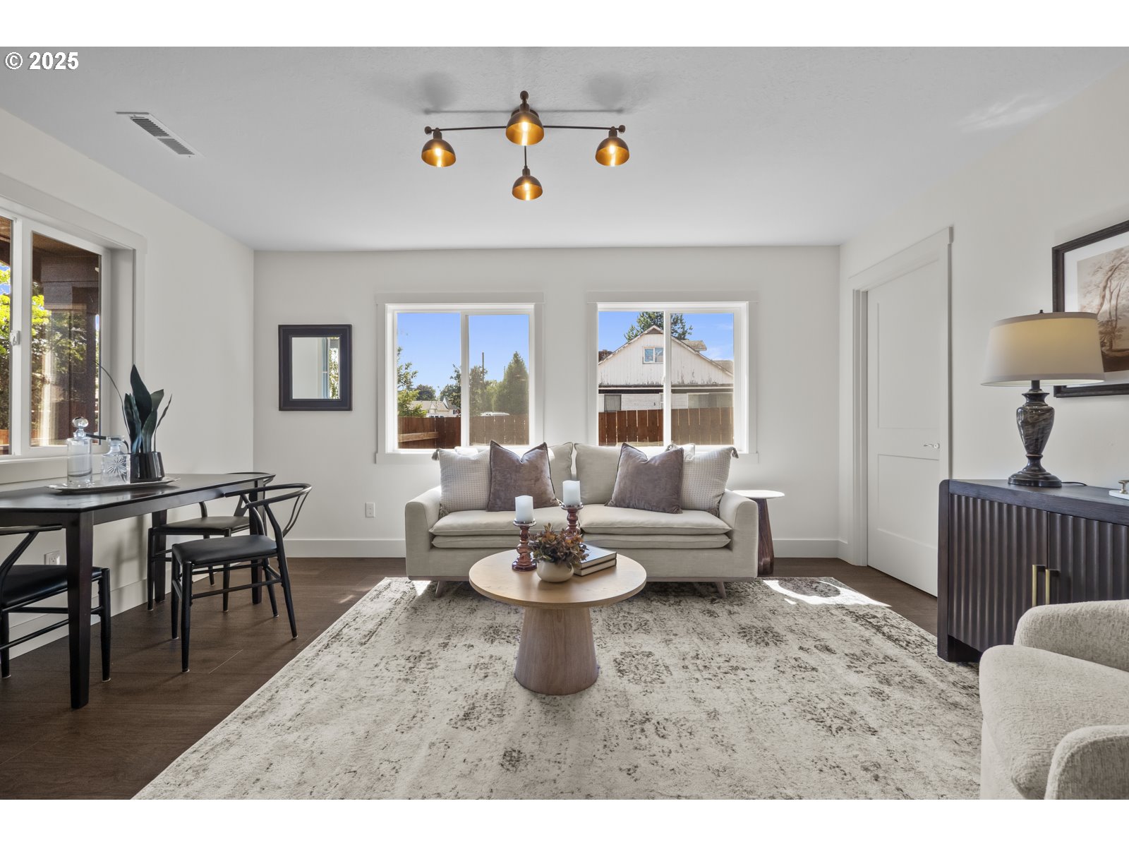 1251 Southwest Oregon Avenue Dallas, OR 97338 - Photo 3 of 31 Gallery Image 3