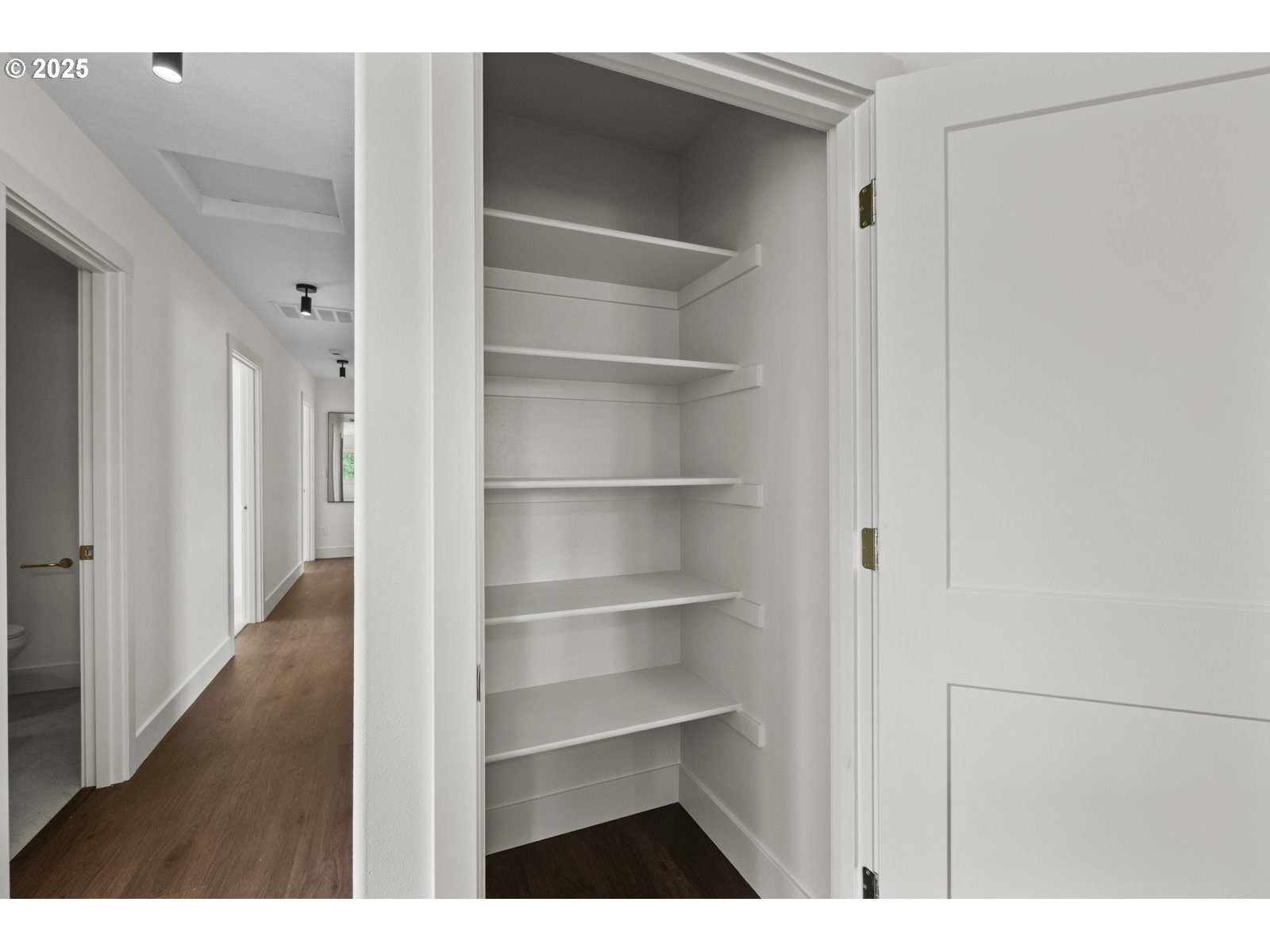 1251 Southwest Oregon Avenue Dallas, OR 97338 - Photo 10 of 31 Gallery Image 10