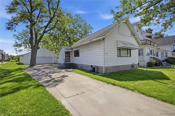$169,900 | 389 Delaware Street, Tonawanda, NY 14150