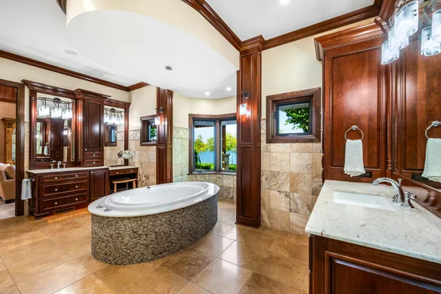 $6,250,000 | 5707 Bay Shore Drive, Sturgeon Bay, WI 54235