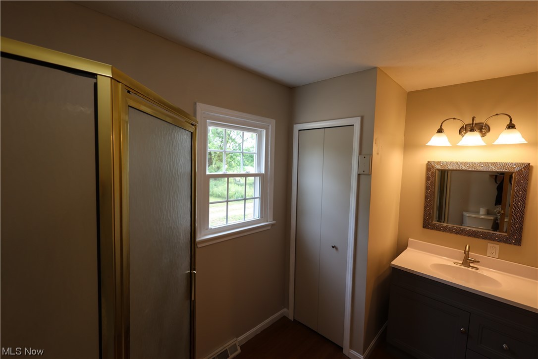 40048 Whitney Road Lagrange, OH 44050 - Photo 27 of 31 First floor full bath