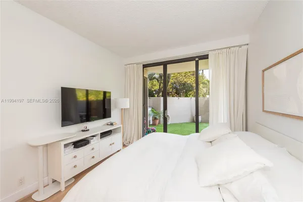 $8,500 | 251 Crandon Boulevard, Unit 141, Key Biscayne, FL 33149