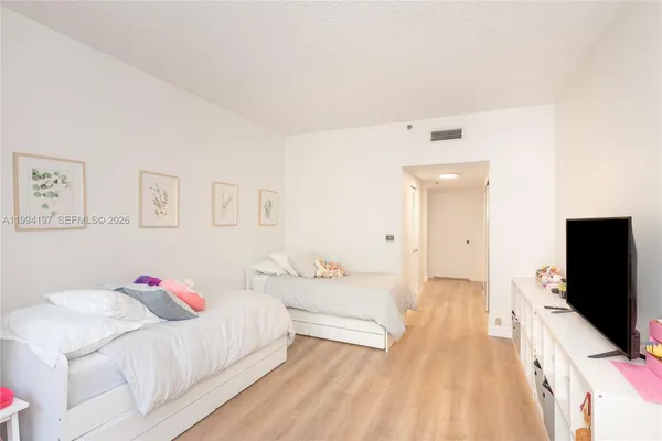 $8,500 | 251 Crandon Boulevard, Unit 141, Key Biscayne, FL 33149