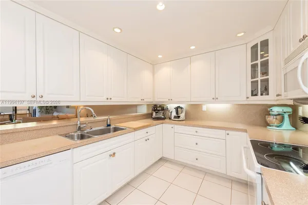 $8,500 | 251 Crandon Boulevard, Unit 141, Key Biscayne, FL 33149