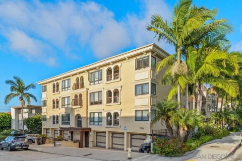 $825,000 | 7411 Herschel Avenue, Unit 3F, La Jolla, CA 92037