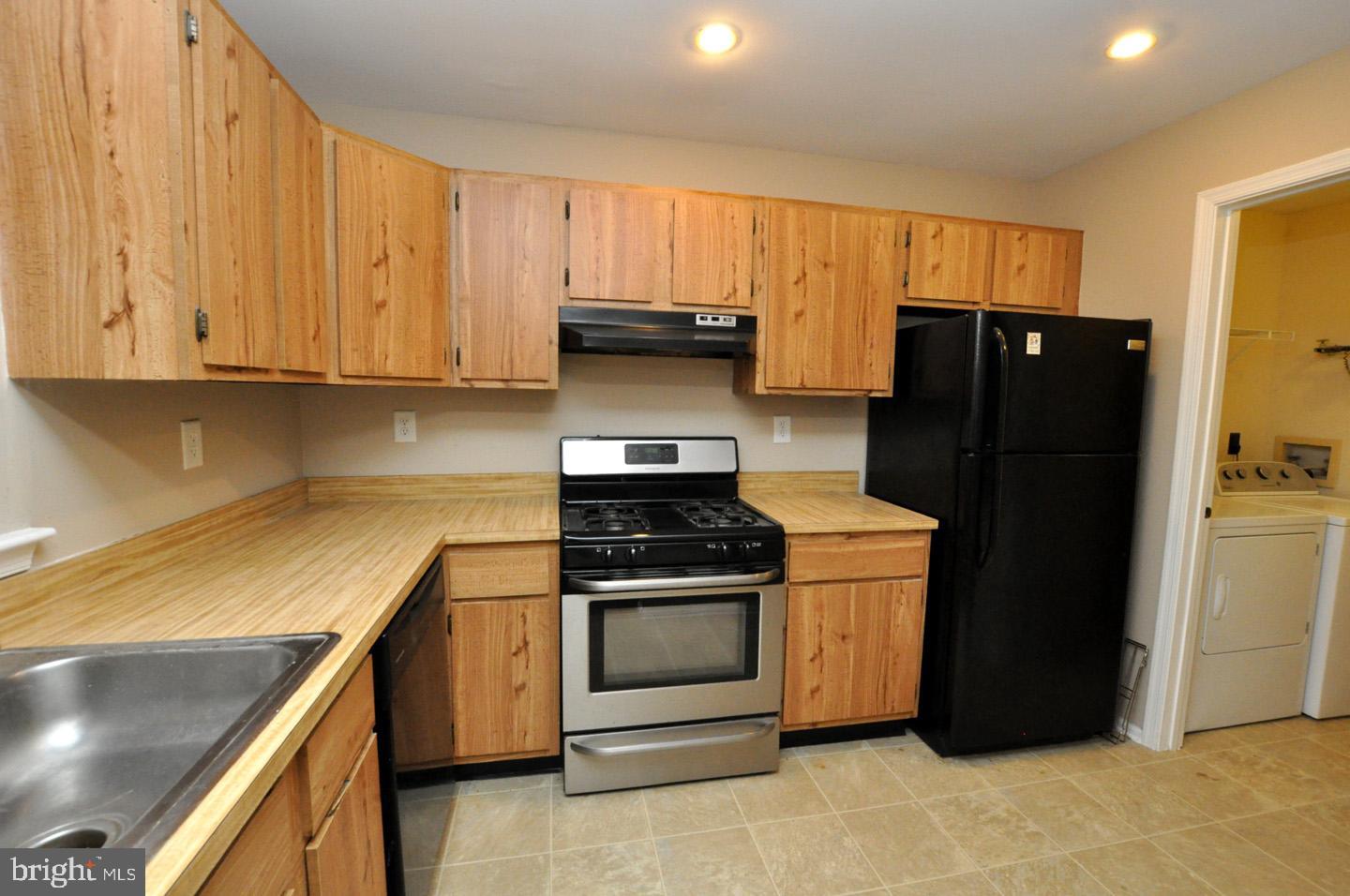 76 Center Lane Mount Laurel, NJ 08054 - Photo 13 of 23 Gallery Image 13