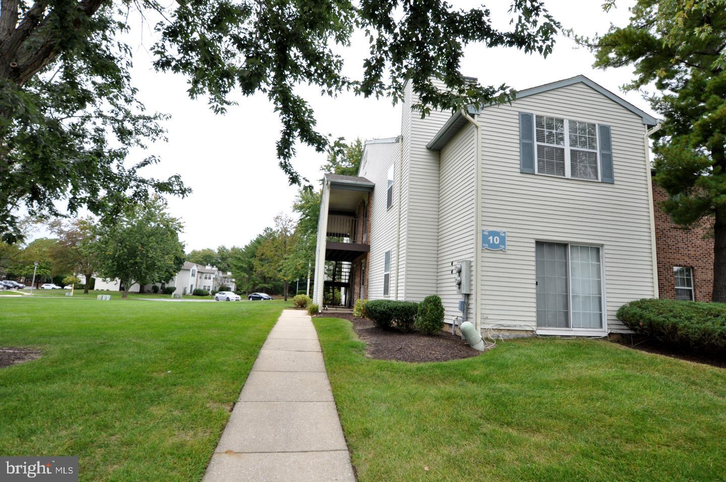 76 Center Lane Mount Laurel, NJ 08054 - Photo 3 of 23 Gallery Image 3