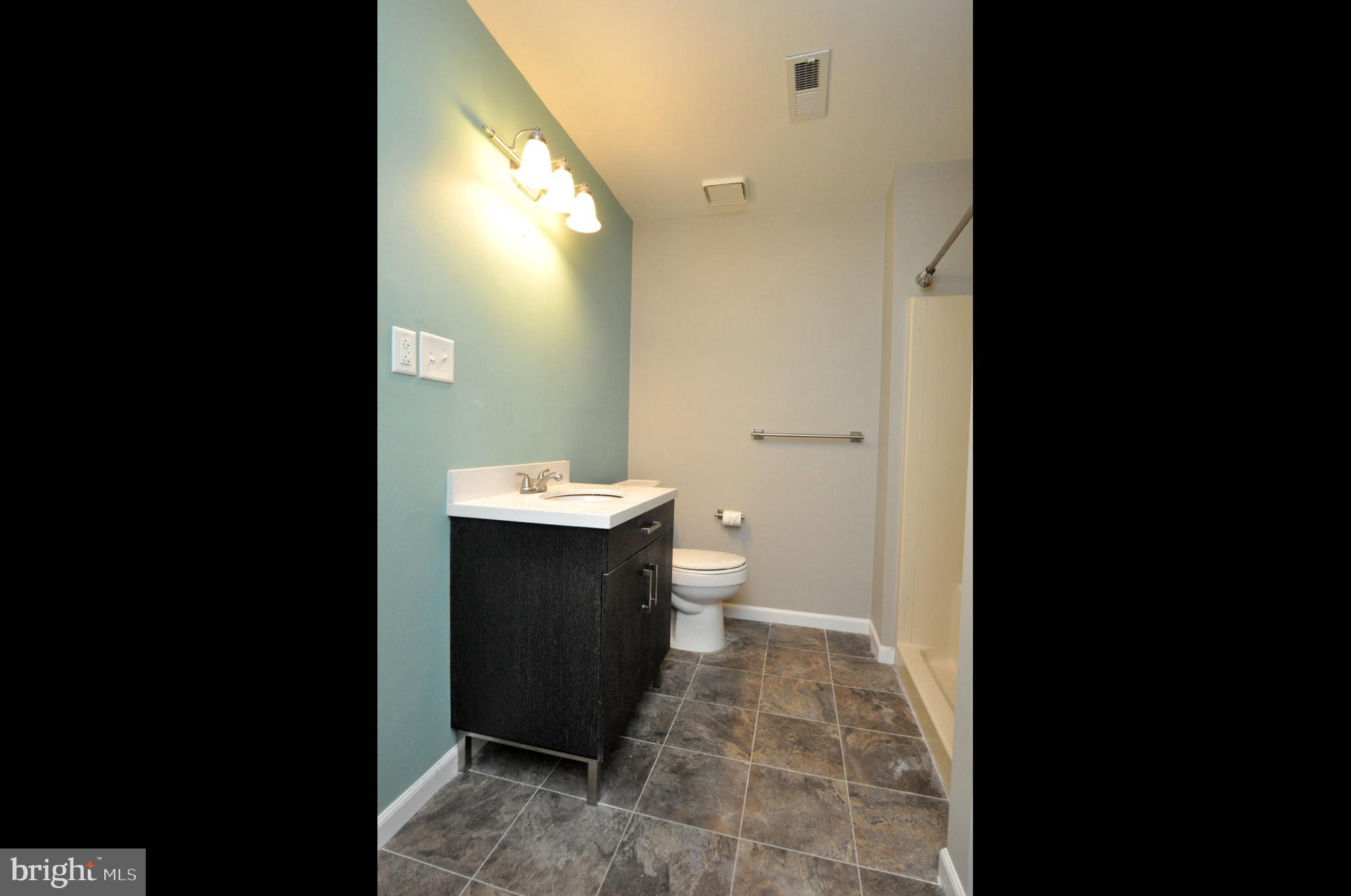 76 Center Lane Mount Laurel, NJ 08054 - Photo 21 of 23 Master bathroom