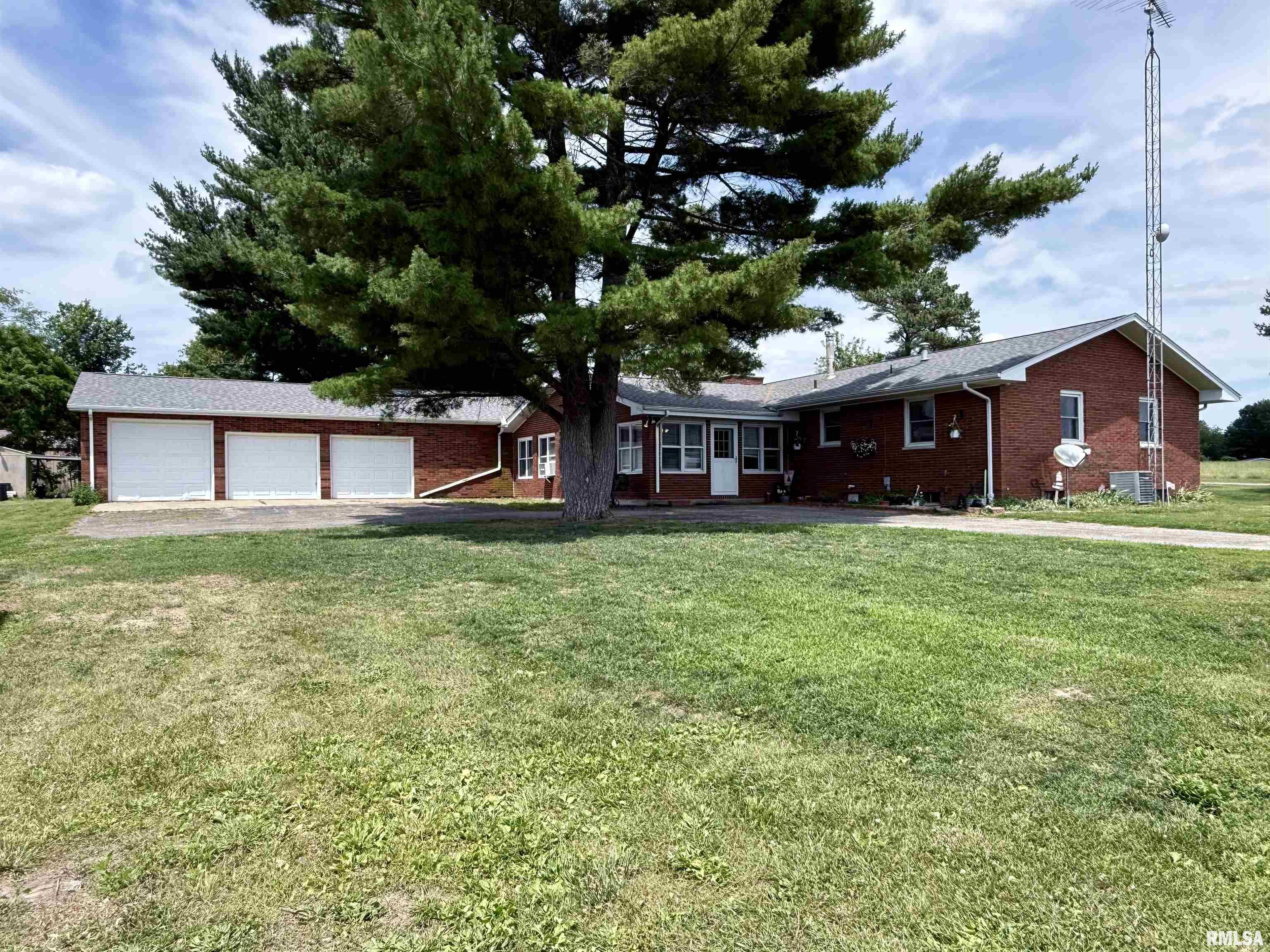 1225 Stanton Airport Road Riverton, IL 62561 - Photo 5 of 55