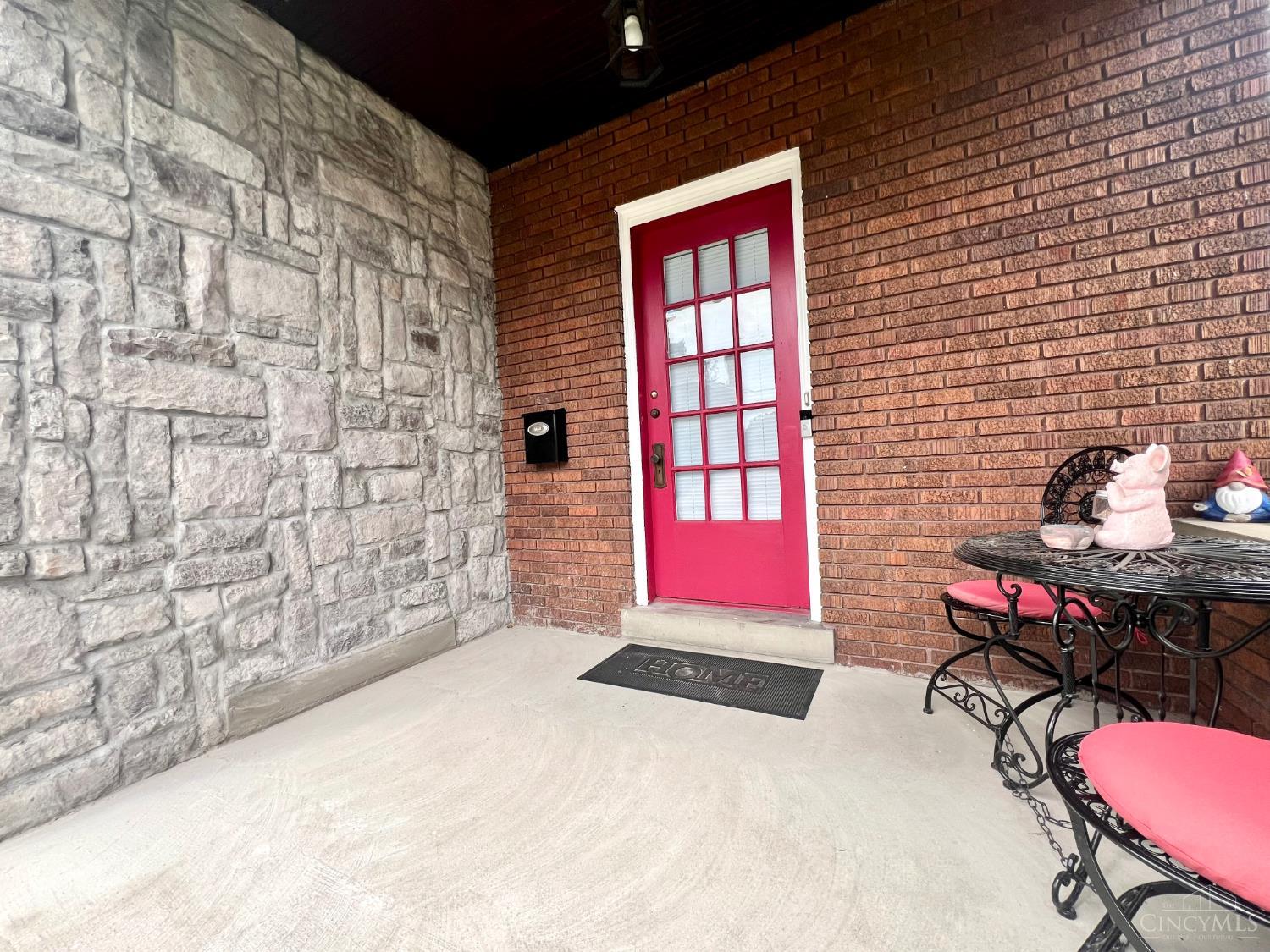 1151 Rulison Avenue Cincinnati, OH 45238 - Photo 3 of 40