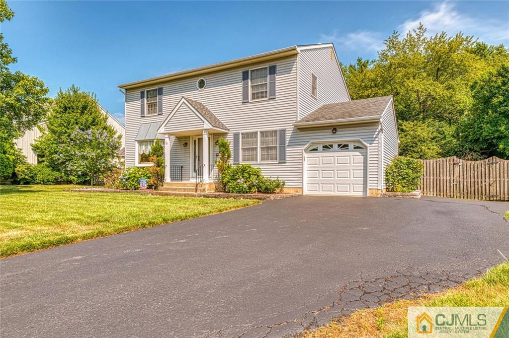 13 Pullman Loop Dayton, NJ 08810 - Photo 2 of 29 Gallery Image 2