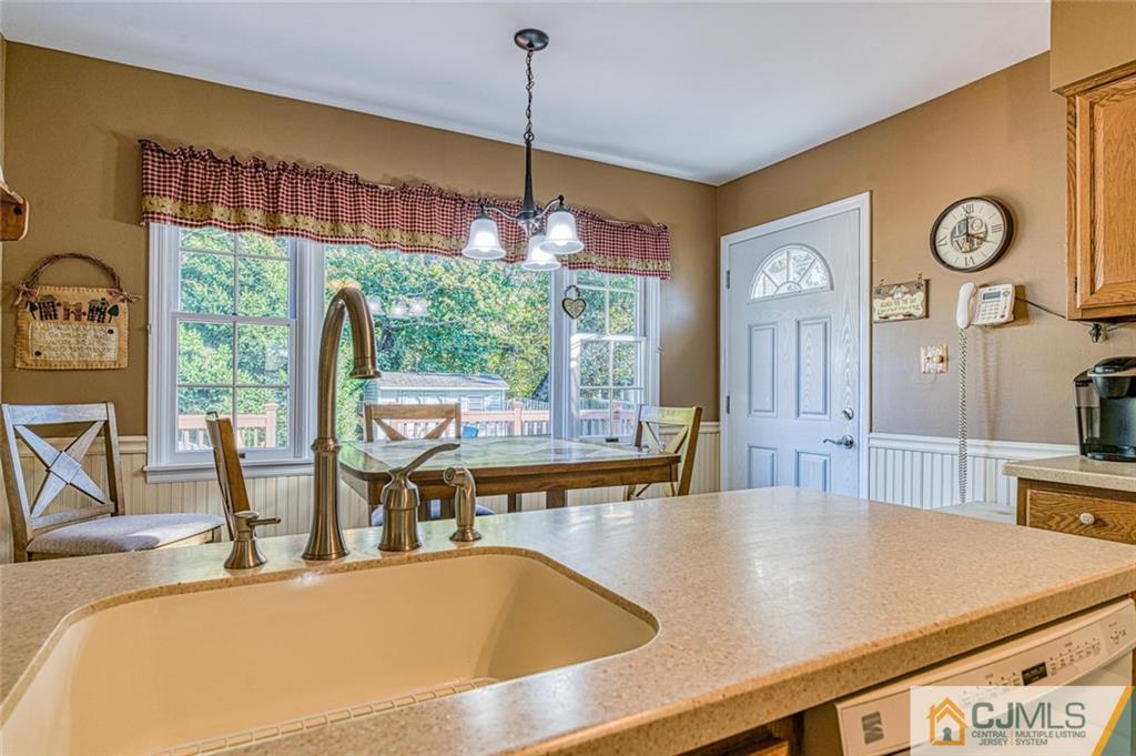 13 Pullman Loop Dayton, NJ 08810 - Photo 5 of 29 Gallery Image 5