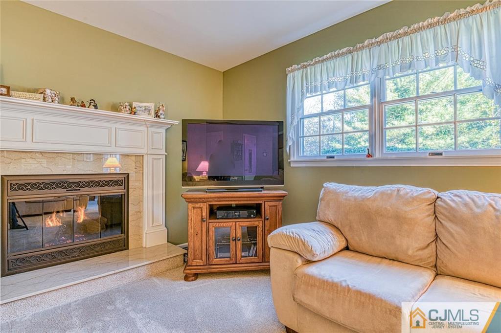 13 Pullman Loop Dayton, NJ 08810 - Photo 8 of 29 Gallery Image 8