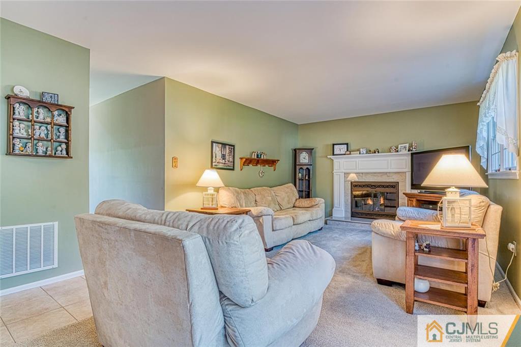 13 Pullman Loop Dayton, NJ 08810 - Photo 9 of 29 Gallery Image 9