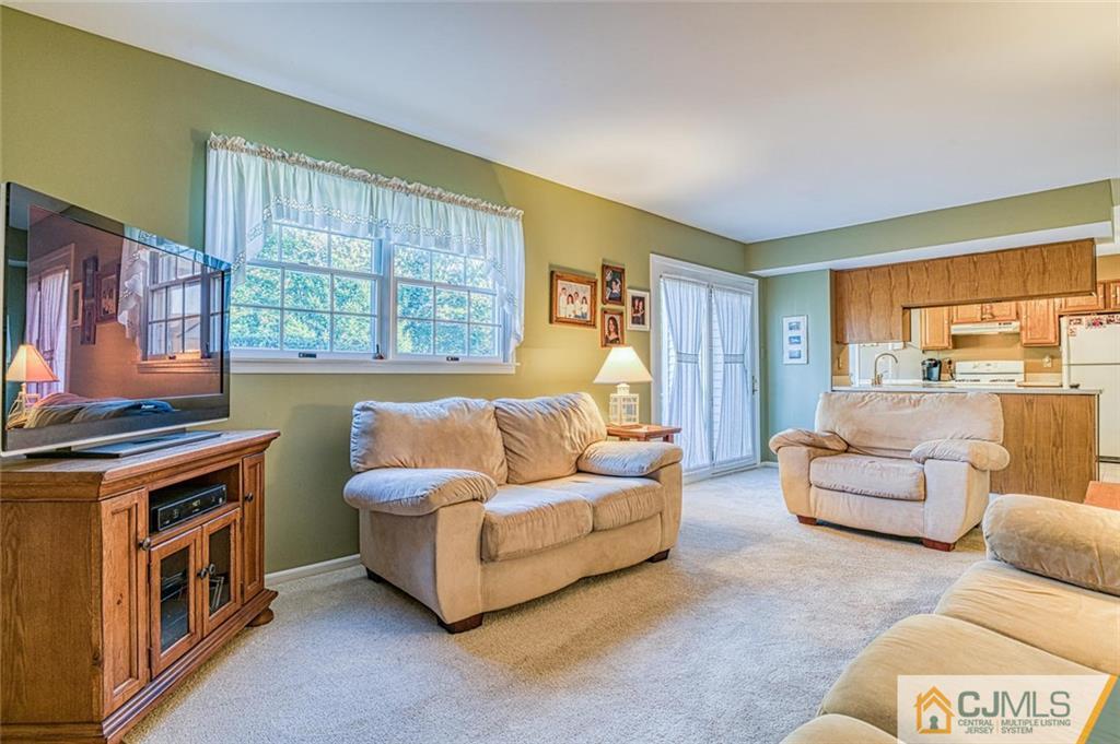 13 Pullman Loop Dayton, NJ 08810 - Photo 10 of 29 Gallery Image 10