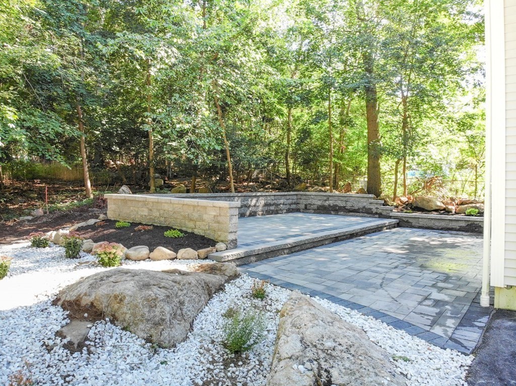 68 Wilmington Road Burlington, MA 01803 - Photo 4 of 42 Gallery Image 4