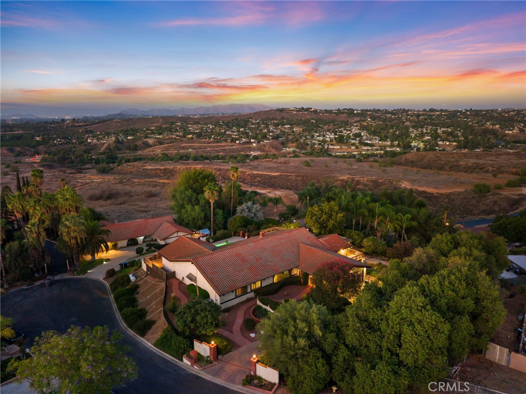 14560 Viewcrest Drive Riverside, CA 92503 - Photo 18 of 75 Gallery Image 18