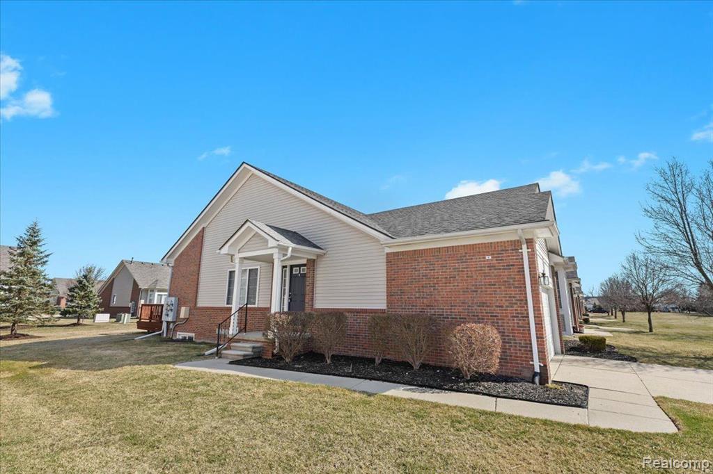 26037 Mariners Point Chesterfield, MI 48051 - Photo 31 of 31