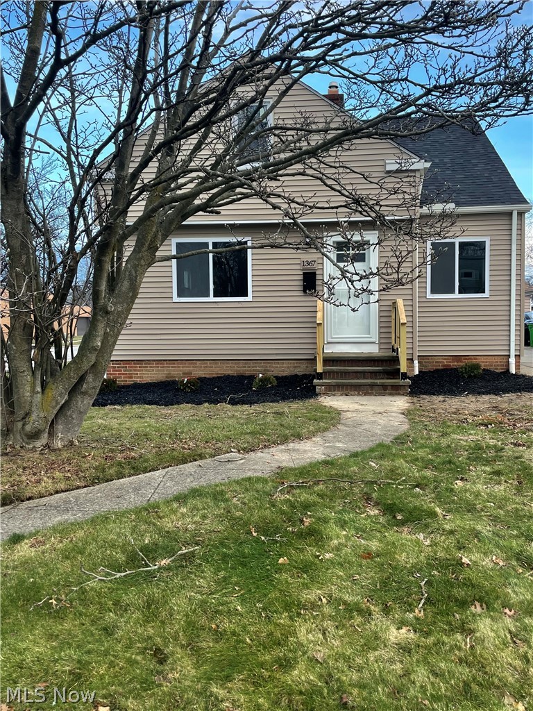 1367 South Green Road Cleveland, OH 44121 - Photo 1 of 18 Gallery Image 1