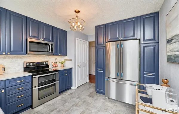 $535,000 | 11900 Grant Place, Des Peres, MO 63131