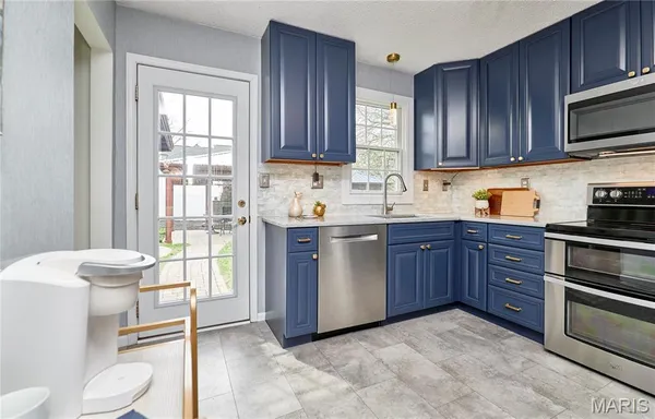 $535,000 | 11900 Grant Place, Des Peres, MO 63131