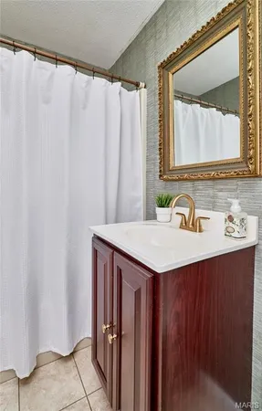 $535,000 | 11900 Grant Place, Des Peres, MO 63131