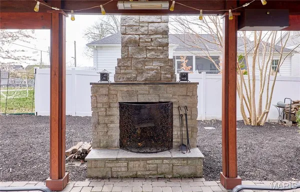 $535,000 | 11900 Grant Place, Des Peres, MO 63131