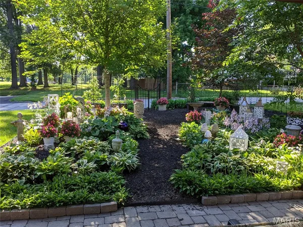 $535,000 | 11900 Grant Place, Des Peres, MO 63131