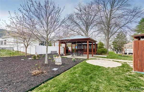 $535,000 | 11900 Grant Place, Des Peres, MO 63131