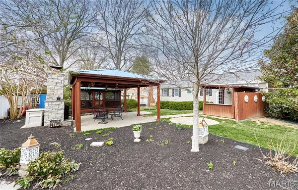 $535,000 | 11900 Grant Place, Des Peres, MO 63131