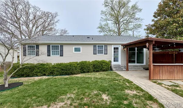 $535,000 | 11900 Grant Place, Des Peres, MO 63131