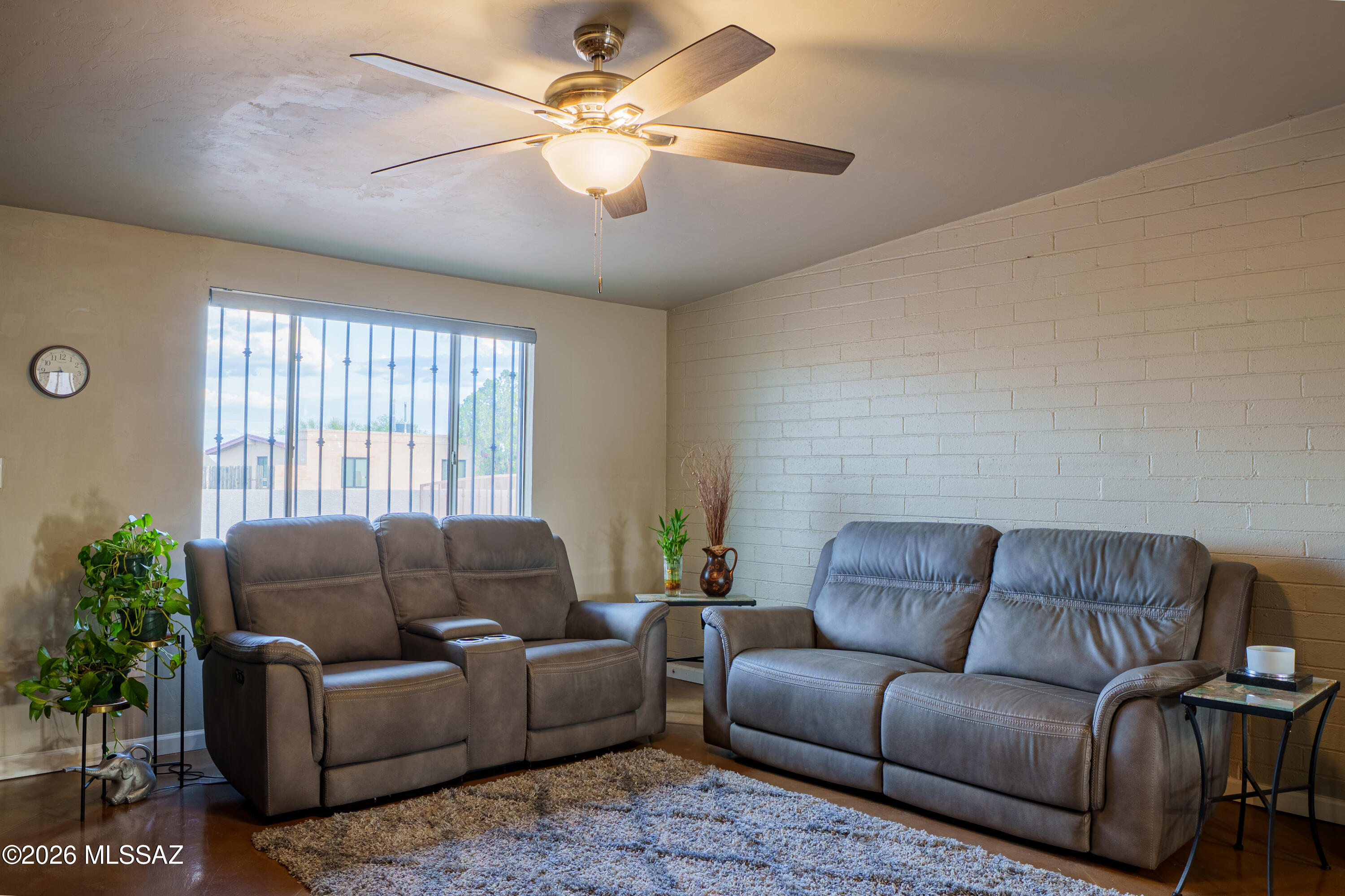 3022 South Oberon Road Tucson, AZ 85713 - Photo 7 of 26
