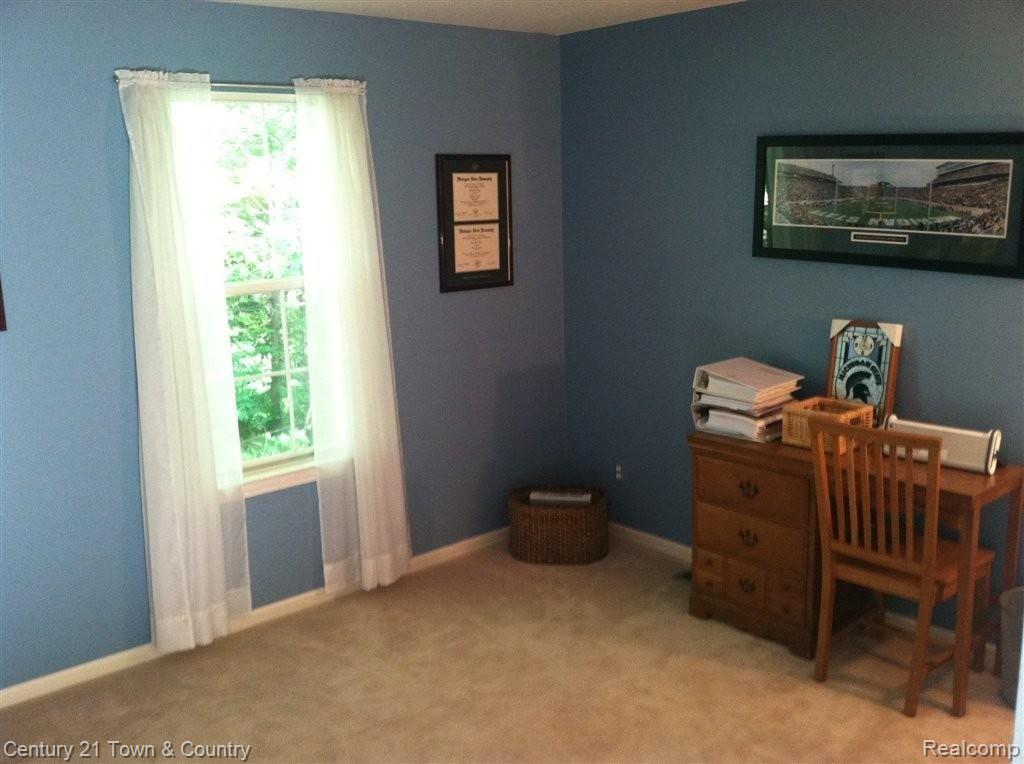1331 Thames Drive Rochester, MI 48307 - Photo 21 of 25 IMG_1889.JPG
