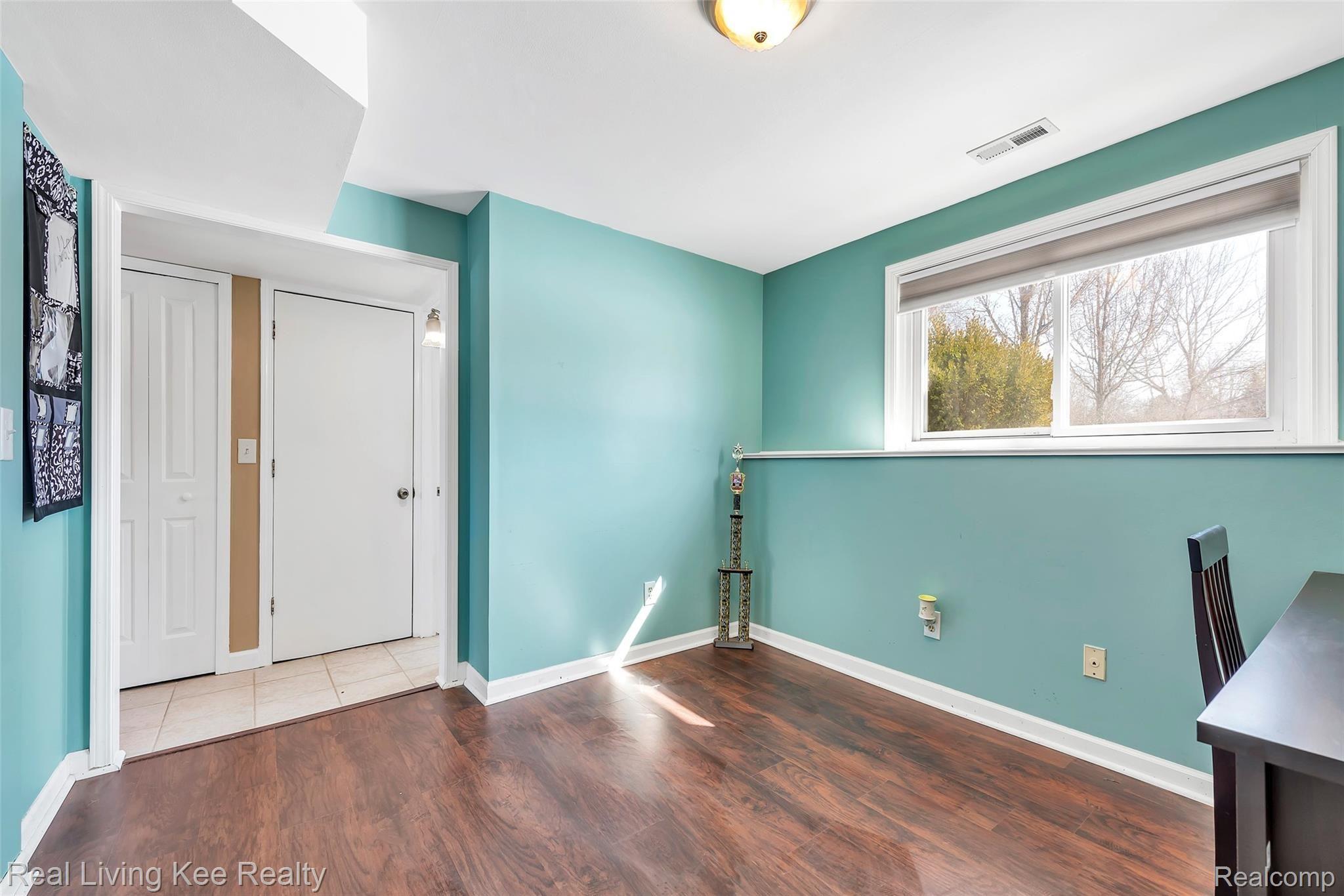 2733 Pheasant Court Rochester, MI 48306 - Photo 22 of 34 2733-Pheasant-Court-Rochester-MI-windowstill-26.jpg