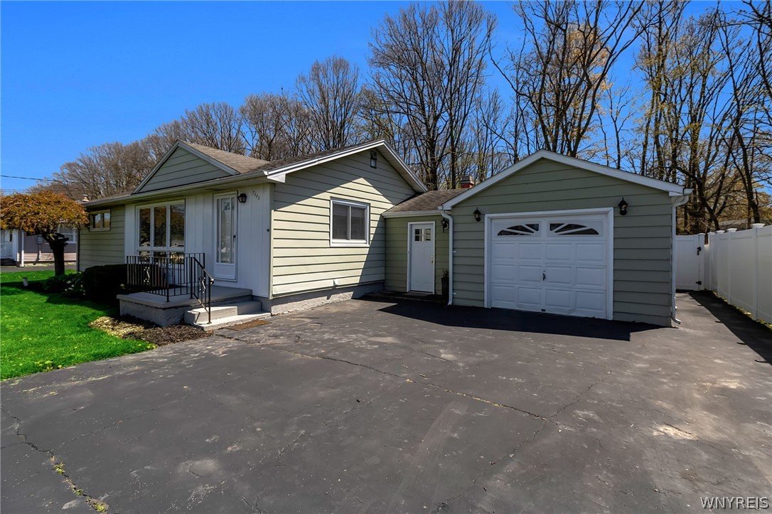 7375 St Joseph Road Niagara, NY 14304 - Photo 3 of 47