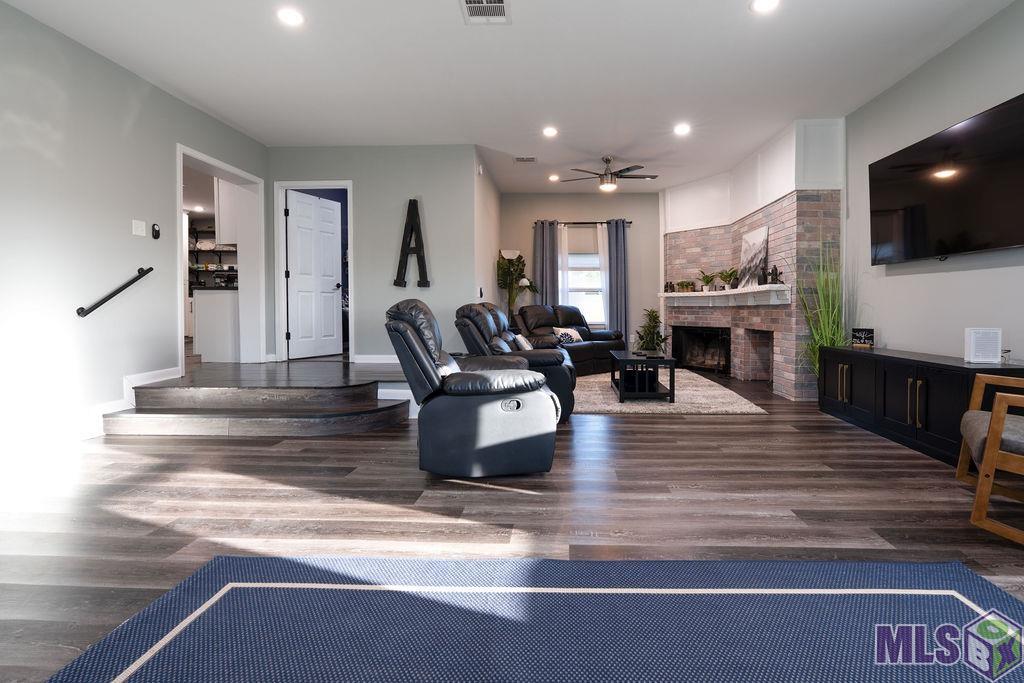 240 Bayou Blue Road Houma, LA 70364 - Photo 2 of 19