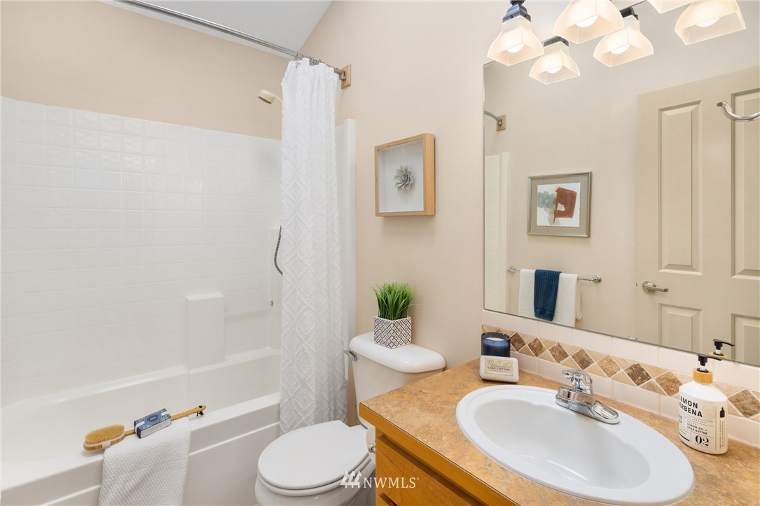 2474 Southwest Webster Street Seattle, WA 98106 - Photo 19 of 35 Gallery Image 19