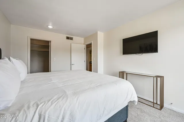 $179,990 | 1702 West Tuckey Lane, Unit 230, Phoenix, AZ 85015